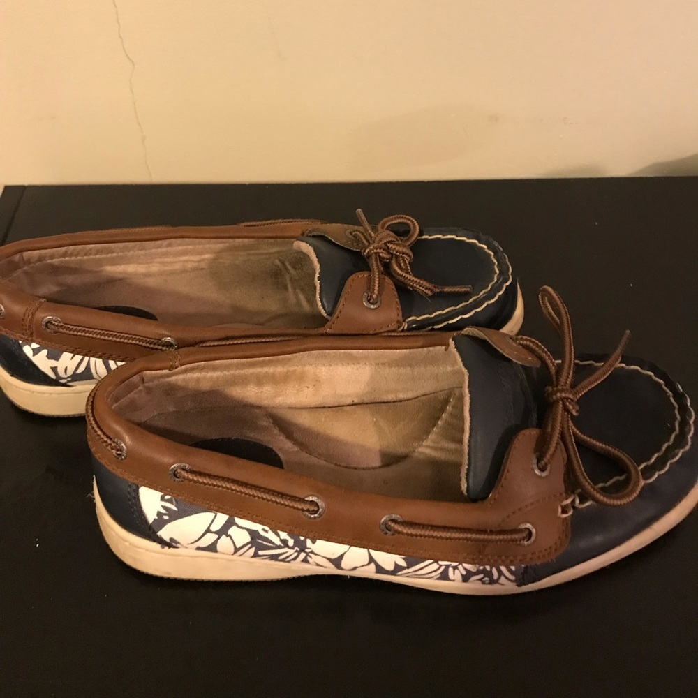 Bass boat shoes